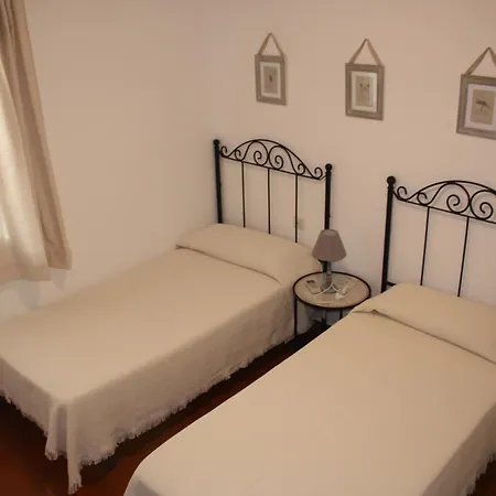 Prázdninový dům Confortable Individual Con Piscina Y Jardin *