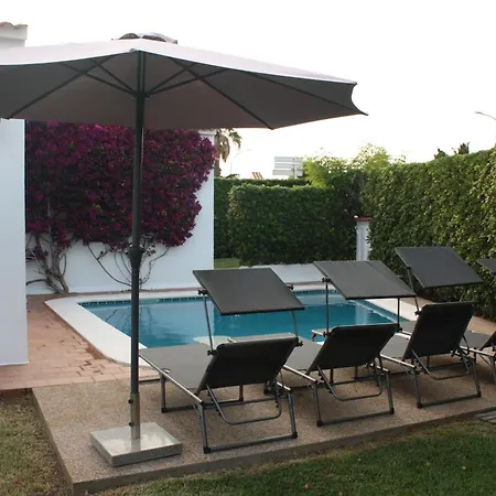 Confortable Individual Con Piscina Y Jardin Prázdninový dům *